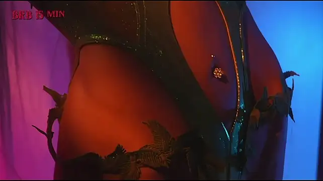 Alvuwkaa - oil and glitter on the chest and butt