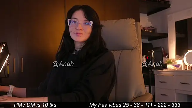 Anah_ - Tiny admirer, big devotion 😈 | Goddess