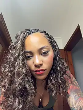 LizStorm_ - make that pussy get cream domi 😈