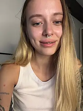 Enjoy_my_beauty - spread legs
