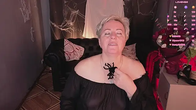 Nika_Smit - ice on my nipples