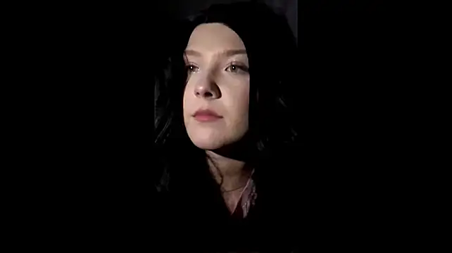 MelissaBloomX - lick ur finger and run it over ur lips