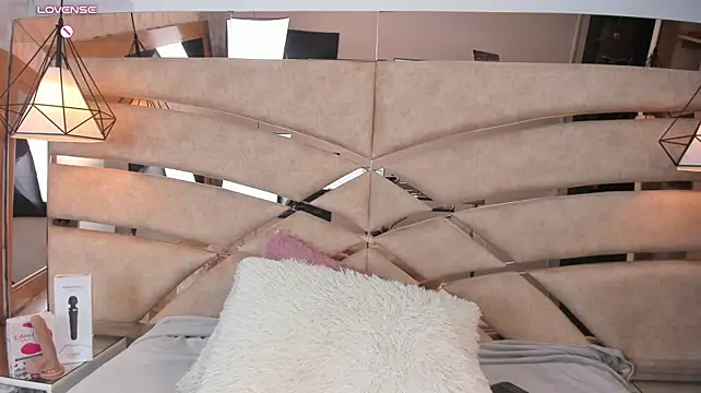 Bonet_iris - BOOBS WITH OIL AND SPANKK