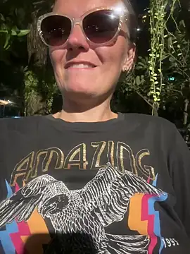 Anvessra - Show Tits
