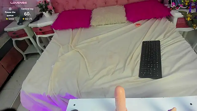 Abrilcollins09 - saliva on my tits