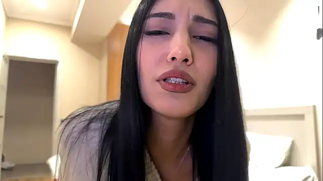 OnaChicalace - Squizzie boobes