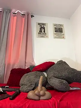 DownsonMia - show pussy+fingers