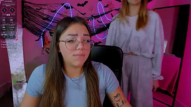 Kiki_swan - show ass