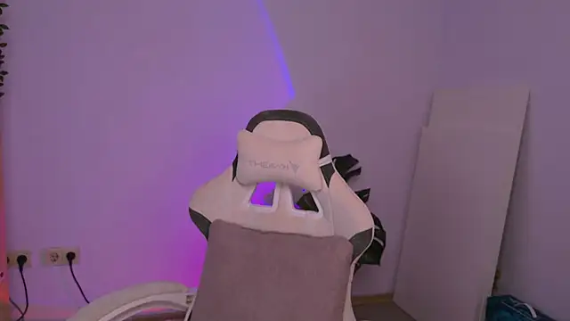 KiraKittyy_