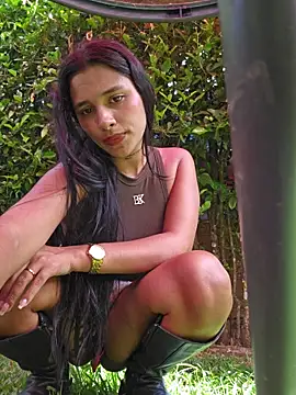 Lorena_Mcfly - Fingering pussy UNDER the table