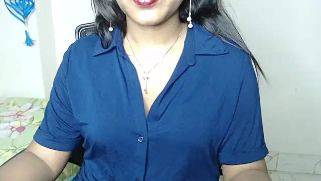 SpicyHoneey - Dance in sareee