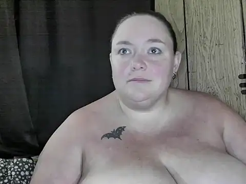 Ladylynn13 - Lynn Gives Shadow A Massage