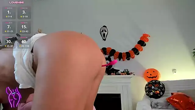 Alice_in_Bloom - Doggy without panties