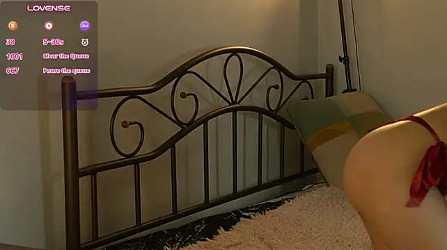 SammieMir - Eye contact