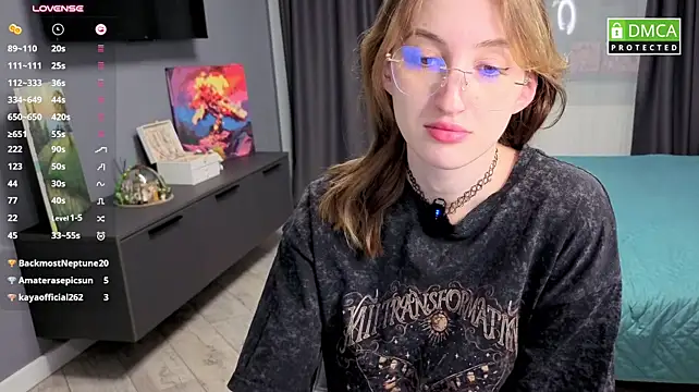 Alice_toffee - tease you with boobs