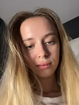 Enjoy_my_beauty - spread legs