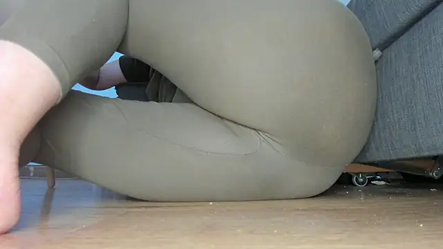 Squirtlady38 - squirt in leggings 1
