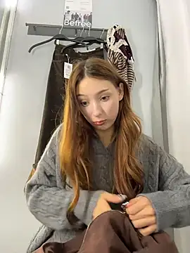 LilluKatten - wanna touch my boobs n play with top?^^