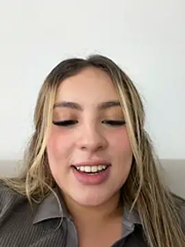Cloee_Rainbow1 - Spit on my pussy and rub it 💦😈👋🏼🥵