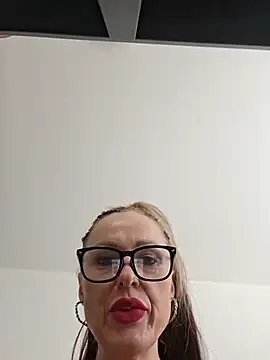 MissRebekka - Dildo fucking 5min