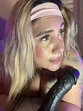 Victoriacopper - show ass no panties