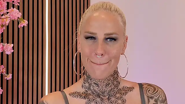 Lara-CumKitten - LT get Hot Clip