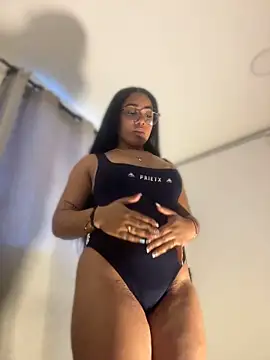 Ashley_Tompson1