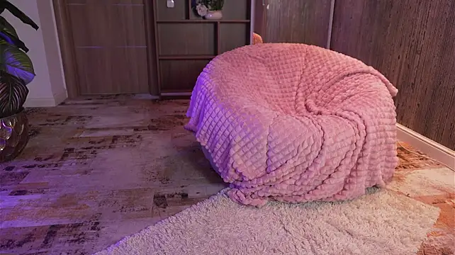 ArianaXO_ - make my pussy dripping wett 💦