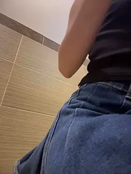 Alejandra_ospina - RIDING DOING SQUATS🔥 + CUM ON THE COCK