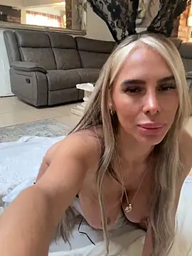 BellaGreenxo - Vibrate Pussy (3min)
