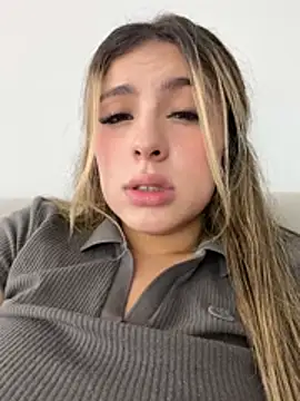 Cloee_Rainbow1 - Spit on my pussy and rub it 💦😈👋🏼🥵