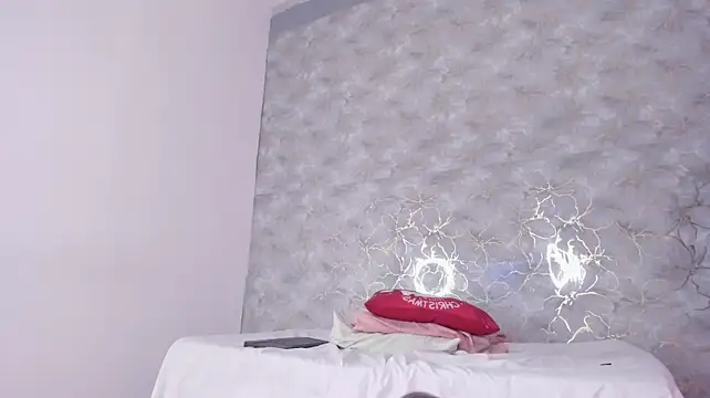 Sarita_rouzze - SPREAD THAT BIG ASS + PLUG