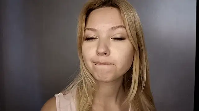 ChantellStremmel - Lick your finger for 3 minutes