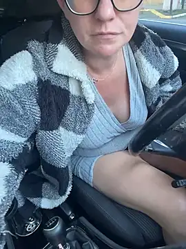 Lady_gloria69 - Enlève le soutif + cadeau