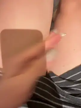 Meii-meyy - 让我的小穴在星巴克里潮吹 Make me squirt