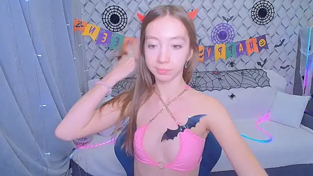 ErotickMonick - Show panties
