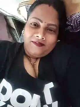 Hot_Aunty_44 - Boobs