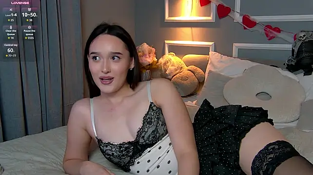 LindaMaxx - flash ass in panties