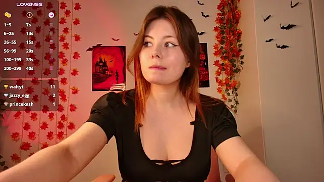 Diva_Amy - underboobs tease
