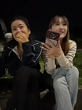 MS-520 - 两个妹妹亲一口