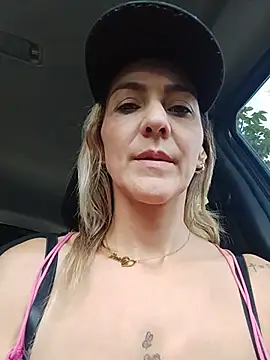 Monita_Med - Flash de Boobies in Uber