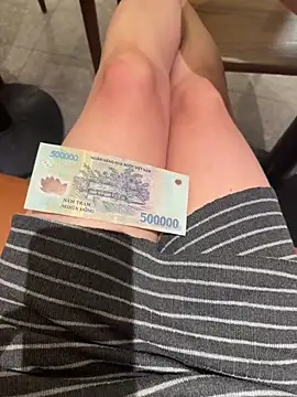 Meii-meyy - 让我的小穴在星巴克里潮吹 Make me squirt