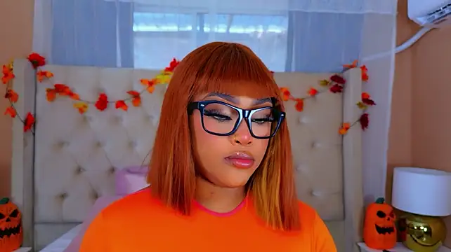 TiannahGlow - Warm Your Queen
