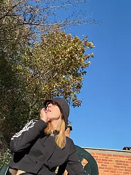 DouceMarine - topless