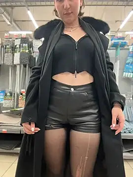 KatyVibes - flash tits show