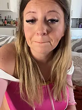 Poppyshaw_ - Oil arse Show 🍑