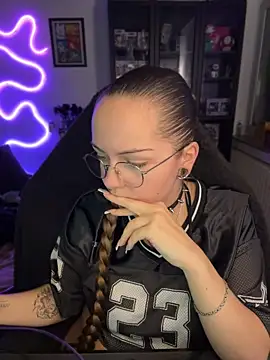 MaryPeach666 - Boobs Out + Pussy Pic