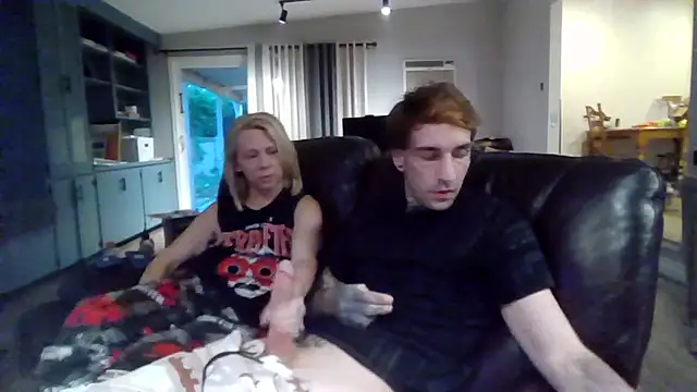 2-BLUNT-CUNTS - TIP us OR CHAT less