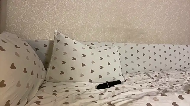 MatthewScheff - Lift skirt and rub my pussy under pantie