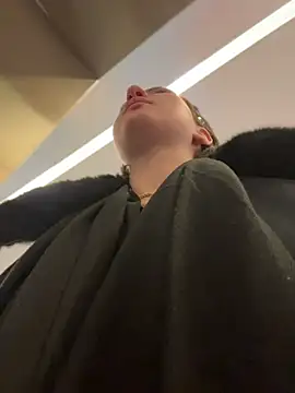 KatyVibes - flash tits show